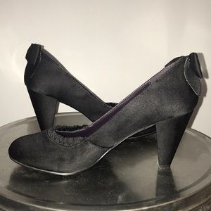 FINAL SALE!!  BARELY WORN Black dressy heel